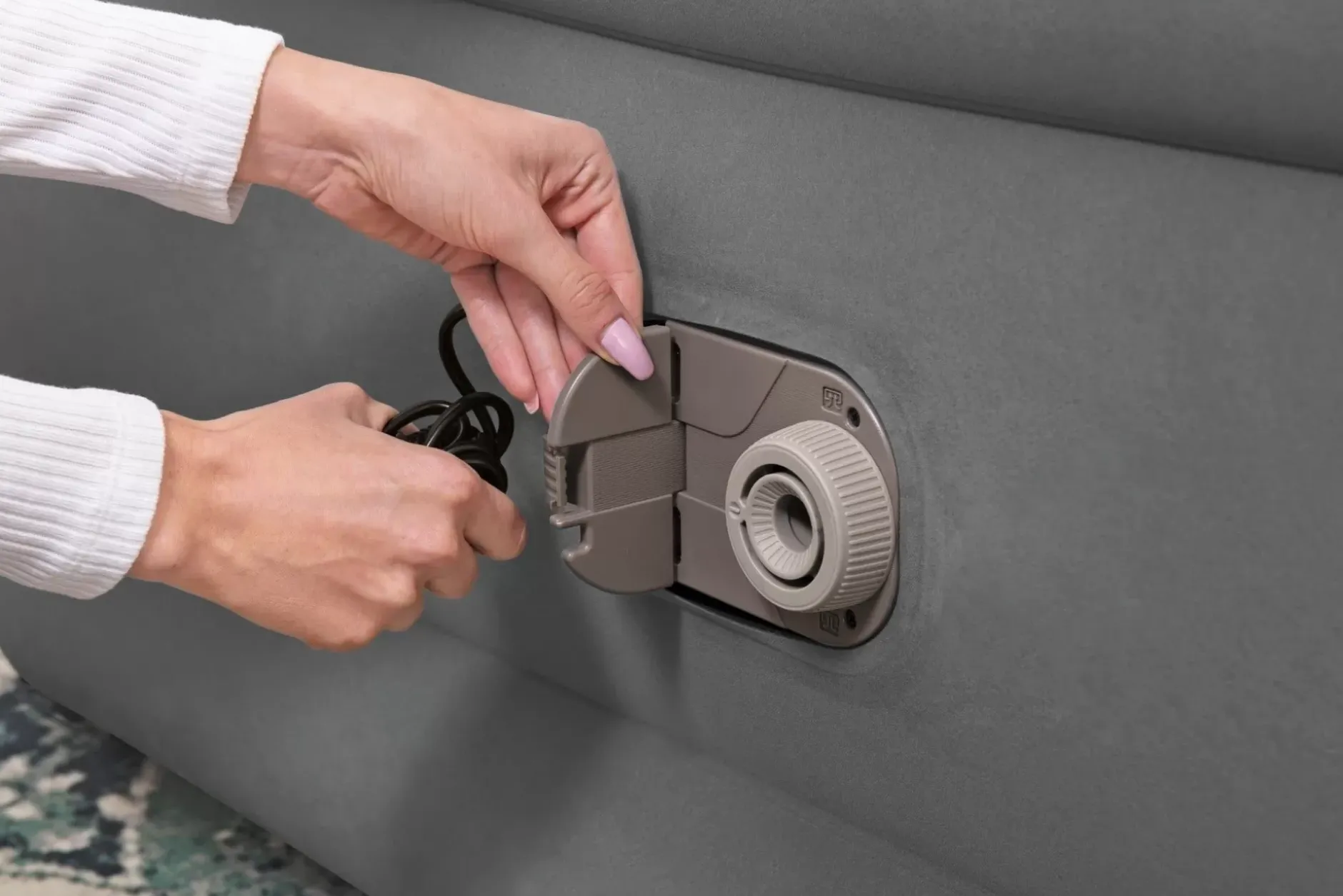 Cheap Tritech Air Mattress Queen 18" With Headboard, Built-In Ac Pump And Antimicrobial Coating Indoor Air Mattresses