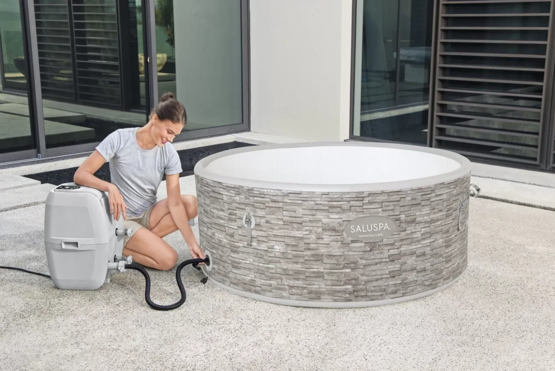 Clearance Saluspa Vancouver Airjet Plus Inflatable Hot Tub With App Control 3-5 Person Airjet