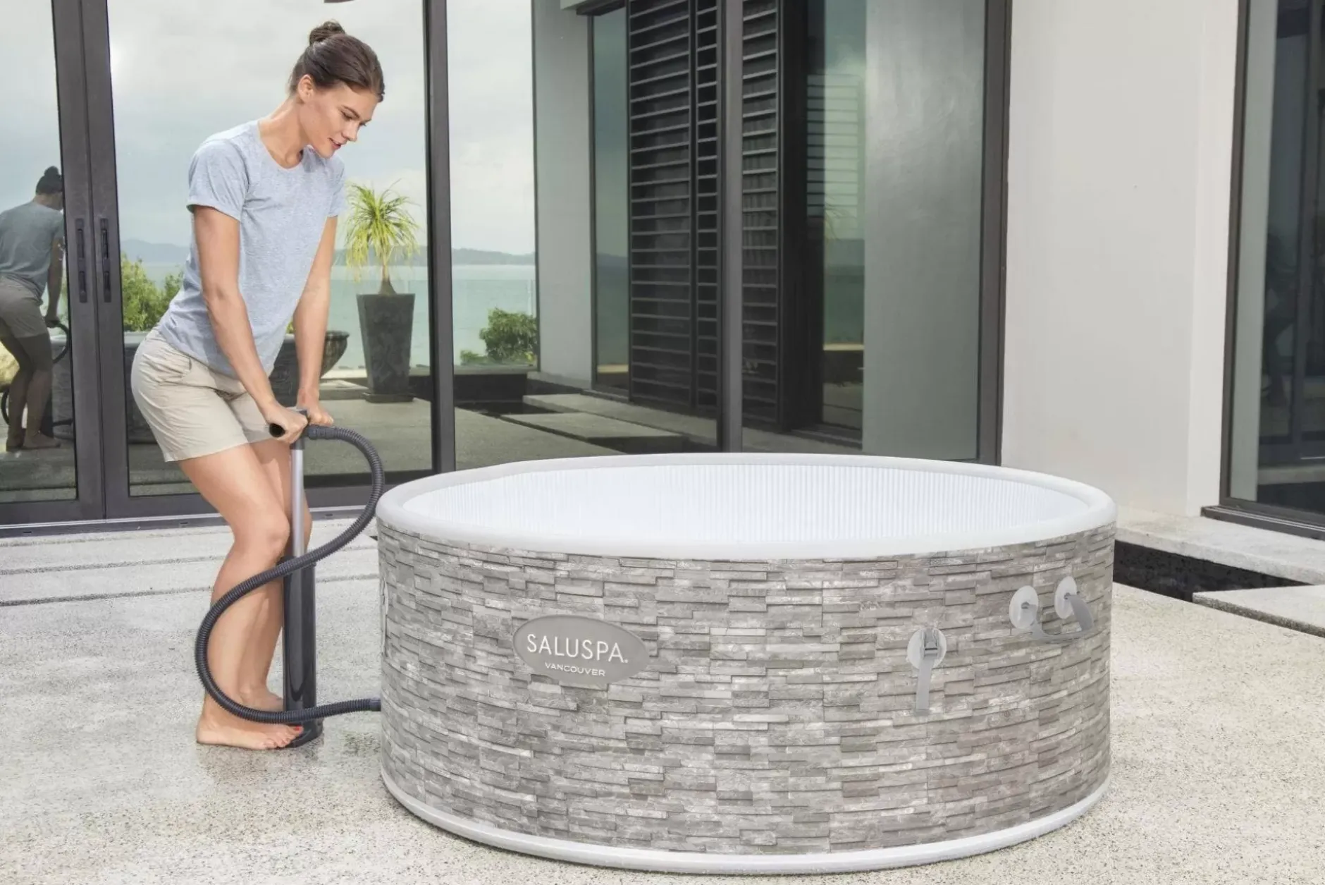 Clearance Saluspa Vancouver Airjet Plus Inflatable Hot Tub With App Control 3-5 Person Airjet