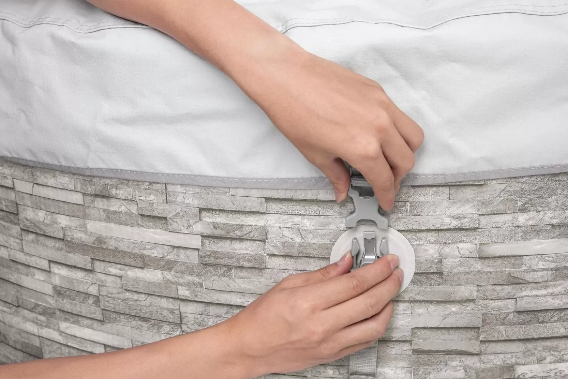 Clearance Saluspa Vancouver Airjet Plus Inflatable Hot Tub With App Control 3-5 Person Airjet